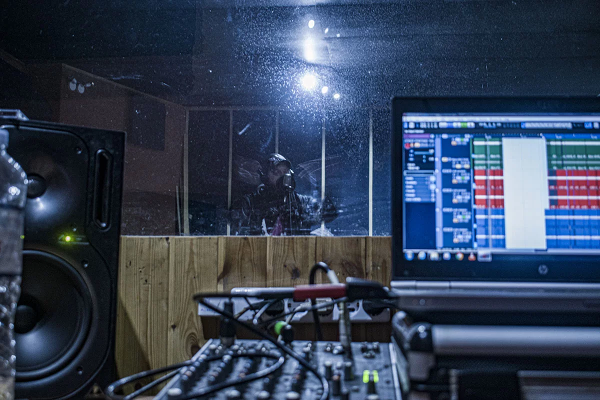 NEPTUNEISDEAD - RECORDING VOCALS
